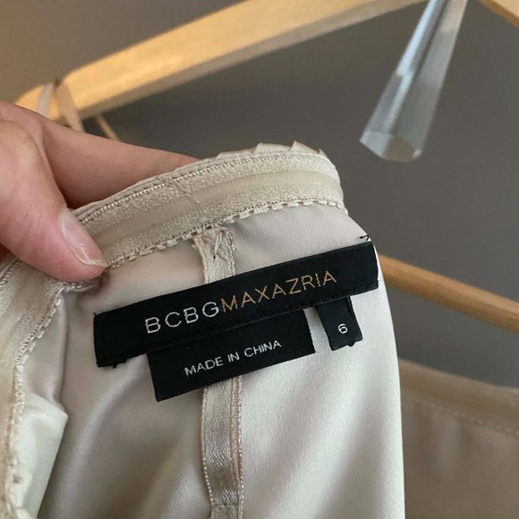 BCBG Max Azria vapor/champagne pleated bodice one shoulder silk gown - Size 6 - Picture 3 of 3